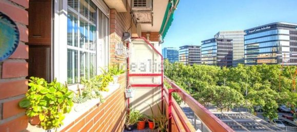 Apartamento de 3 dormitorios en Sants-Montjuïc, Spain No. 145910 30