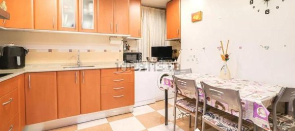 Apartamento de 3 dormitorios en Sants-Montjuïc, Spain No. 145910 3