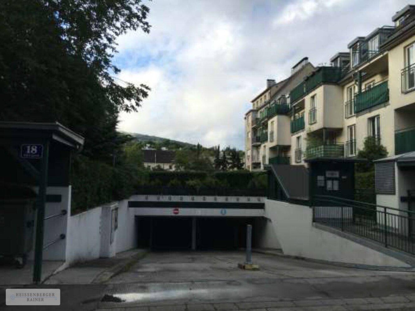  Garage in Penzing, Austria No. 141727