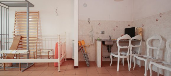 Apartamento de 35 divisões em Genoa, Italy N.º 60365 15