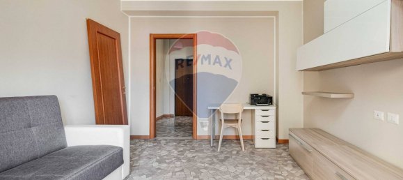2 rooms Apartment in Busto Arsizio, Italy No. 270453 3