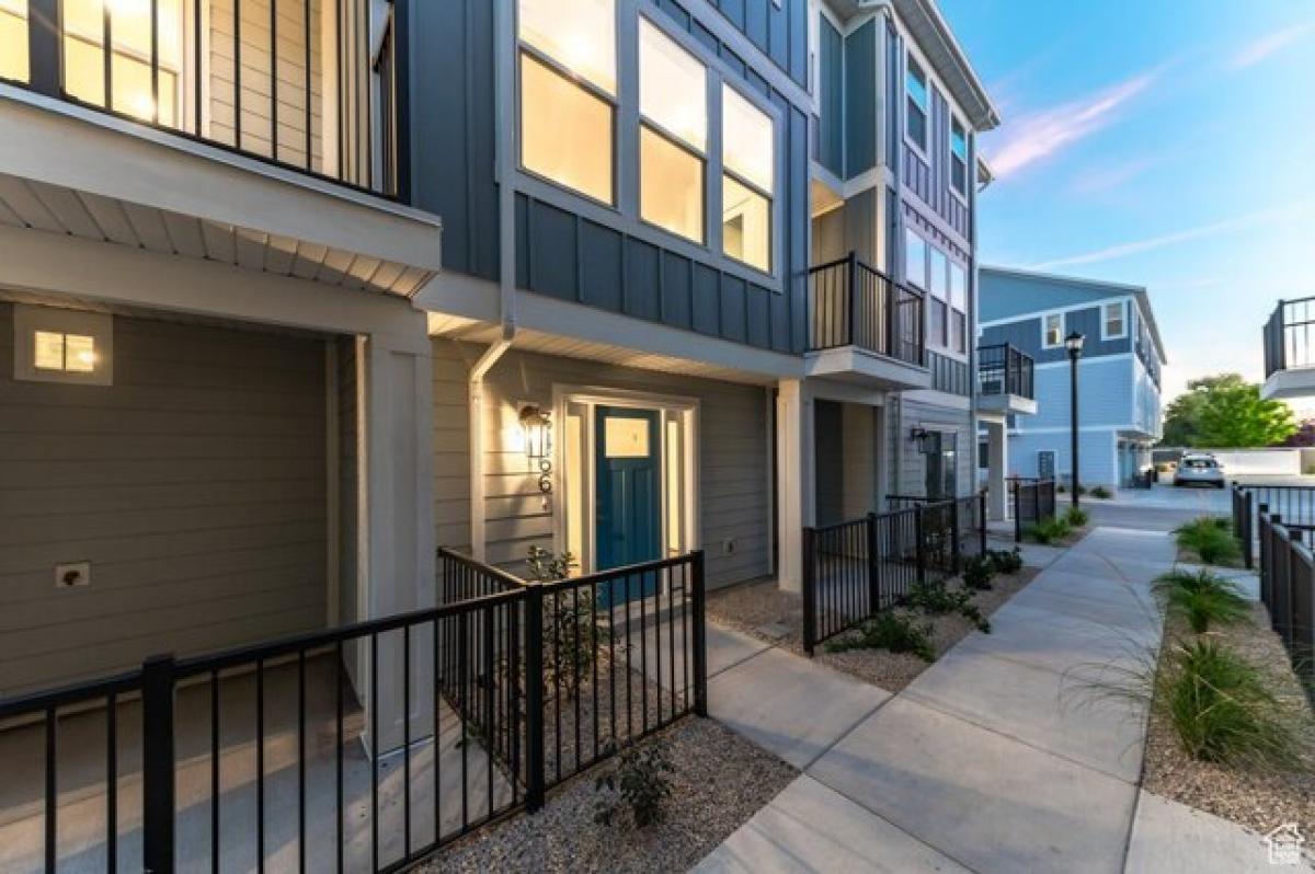 3 bedrooms House in South Salt Lake, USA No. 382097