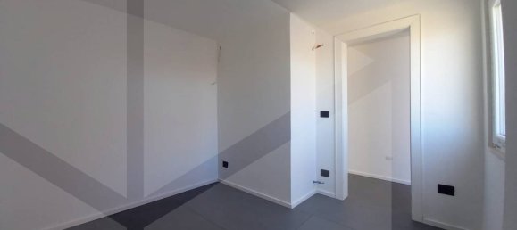 5-salle Appartement à San Severo, Italy No. 25987 5