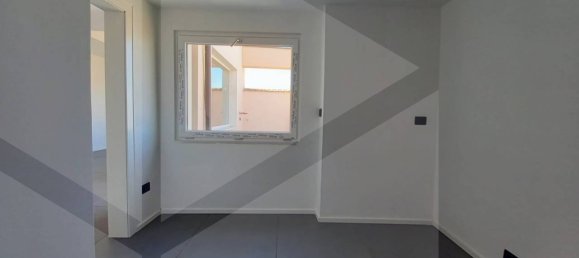 5-salle Appartement à San Severo, Italy No. 25987 6
