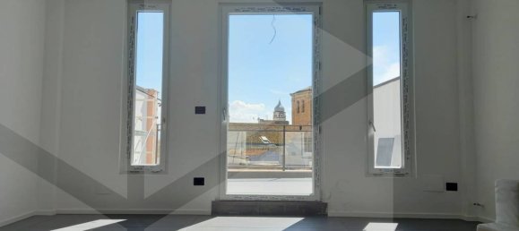 5-salle Appartement à San Severo, Italy No. 25987 19