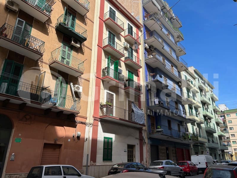 Apartamento T2 em Taranto, Italy N.º 323044