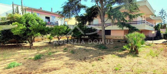 5 rooms Villa in Racale, Italy No. 102777 4