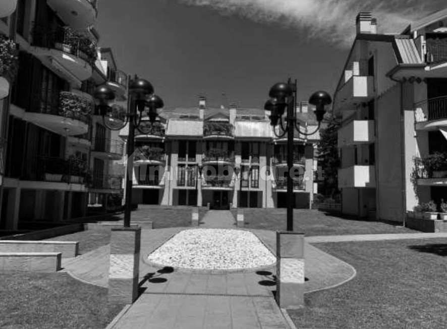 1-salle Entrepôt à Gallarate, Italy No. 261899