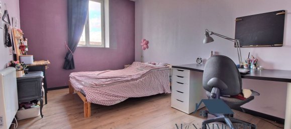 4 bedrooms House in Estaires, France No. 75268 16