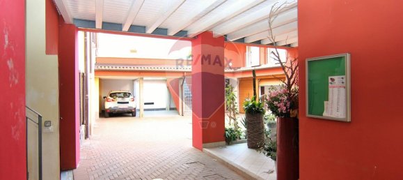 Studio in Malnate, Italy, Nr. 13403 28