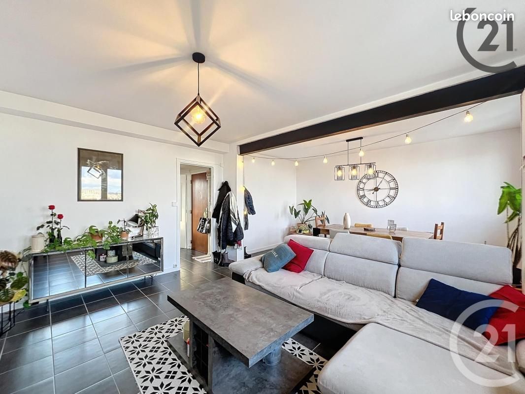 2 bedrooms Apartment in Saint-Andre-les-Vergers, France No. 159923