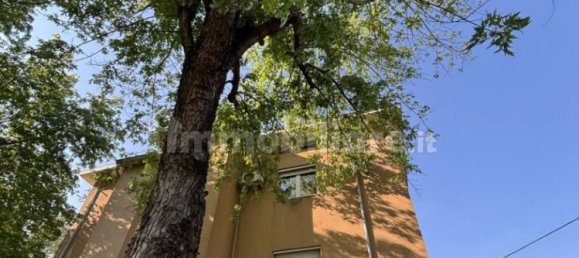 5 bedrooms Villa in Parma, Italy No. 330622 2