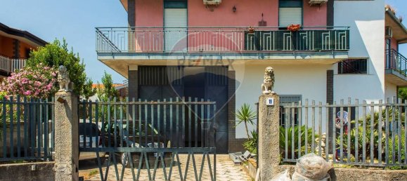 Квартира с 2 спальнями в Сан Джованни ла Пунта, Италия № 275824 3