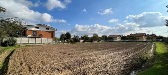 Grundstück in Feletto, Italy 2200m², Nr. 81564 3