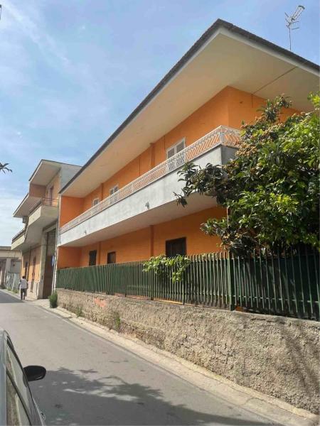 10غرفة منزل في San Marcellino, Italy رقم 232022