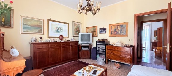 5 bedrooms Apartment in Tortona, Italy No. 323947 2
