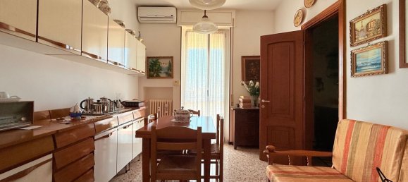 5 bedrooms Apartment in Tortona, Italy No. 323947 4