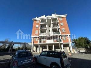 Коммерческая недвижимость 30м² в Рим, Италия № 289871