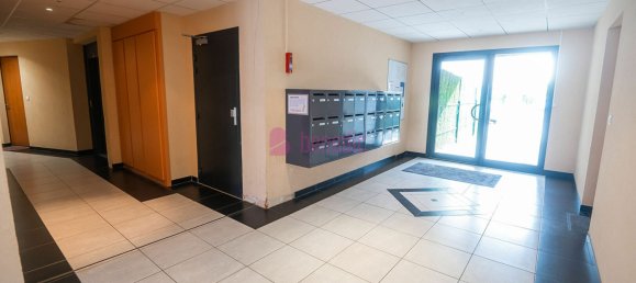 2 bedrooms Apartment in Amneville, France No. 101846 3