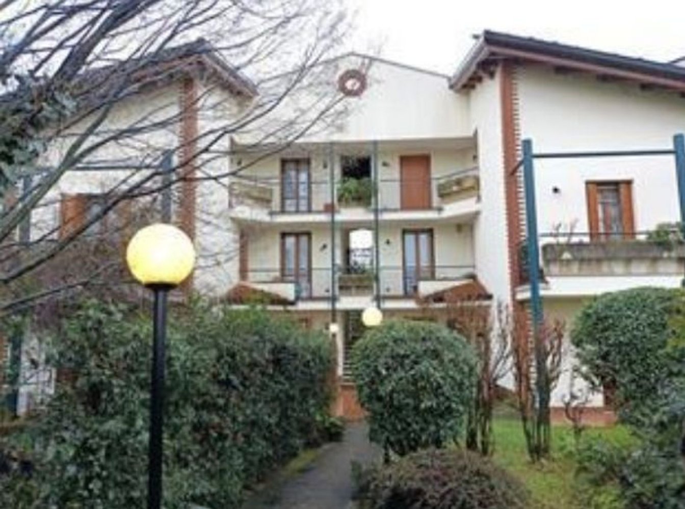 3غرفة شقة في Caponago, Italy رقم 3642