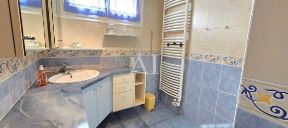 Villa de 4 dormitorios en Saint-Doulchard, France No. 88892 10