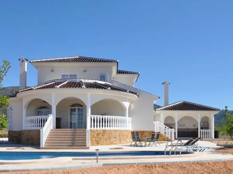 Villa de 4 dormitorios en Aspe, Spain No. 200908