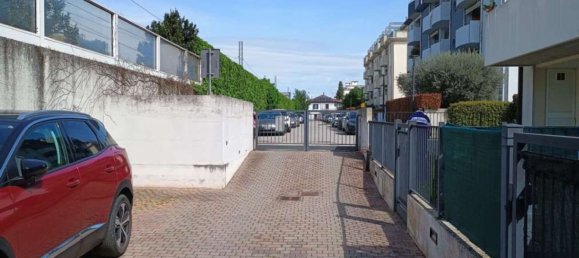 4 rooms Apartment in Mogliano Veneto, Italy No. 298471 7