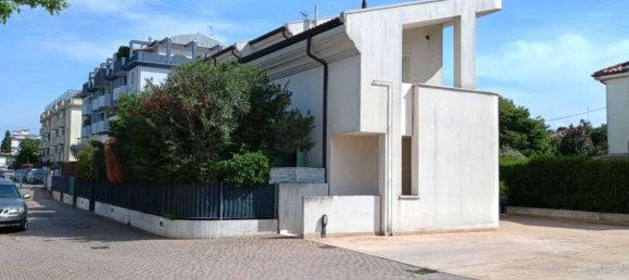 4 rooms Apartment in Mogliano Veneto, Italy No. 298471 3