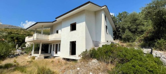 6 rooms Villa in Fondi, Italy No. 88151 3