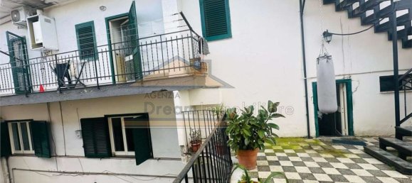 Edifício em Giugliano in Campania, Italy 450 m² N.º 134026 36