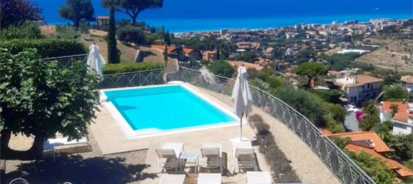 4 bedrooms Villa in Bordighera, Italy No. 543 12