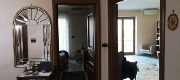 Apartamento T5 em Casoria, Italy N.º 373008 4