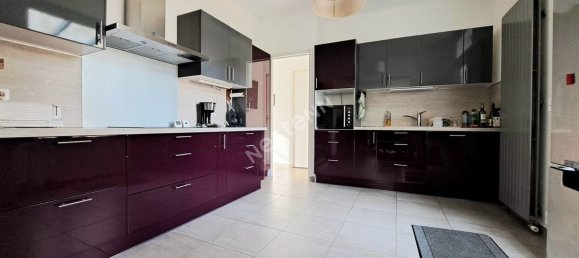 3 bedrooms House in Luzarches, France No. 186024 10