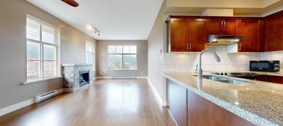 2 bedrooms Condo in British Columbia, Canada No. 1062 2