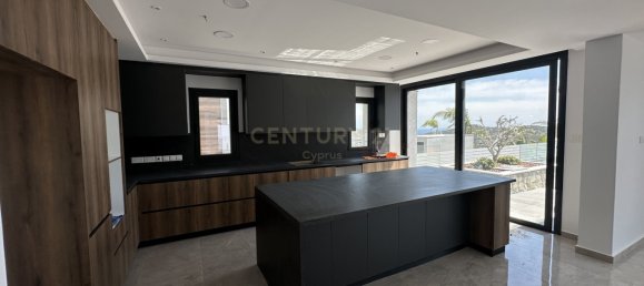 4 bedrooms Villa in Parekklisia, Cyprus No. 3894 7