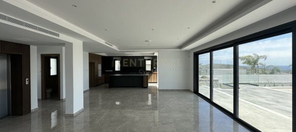 4 bedrooms Villa in Parekklisia, Cyprus No. 3894 6