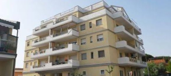 4 rooms Apartment in Rome, Italy No. 40141 2