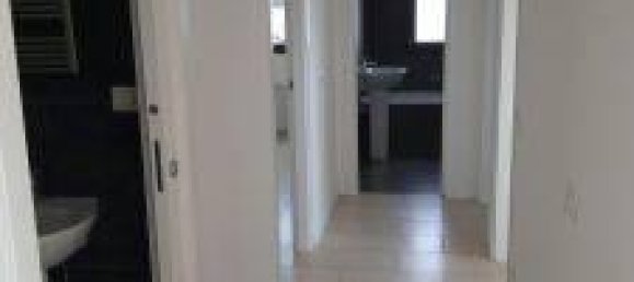 4 rooms Apartment in Rome, Italy No. 40141 9