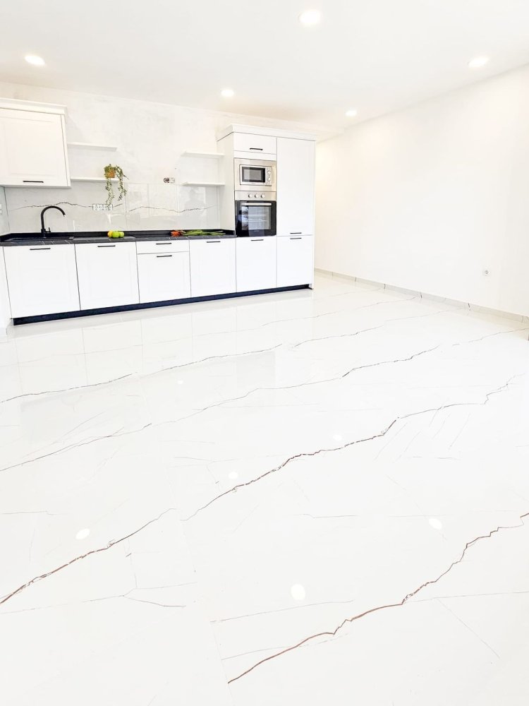 Apartamento de 2 dormitorios en Marbella, Spain No. 148285