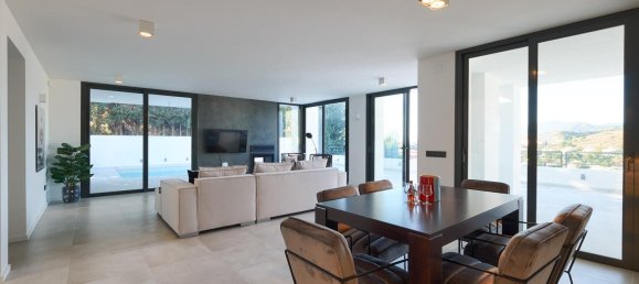 4 chambres Villa à Marbella, Spain No. 28969 2