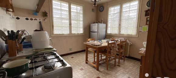 2 bedrooms House in Vineuil, France No. 66621 8