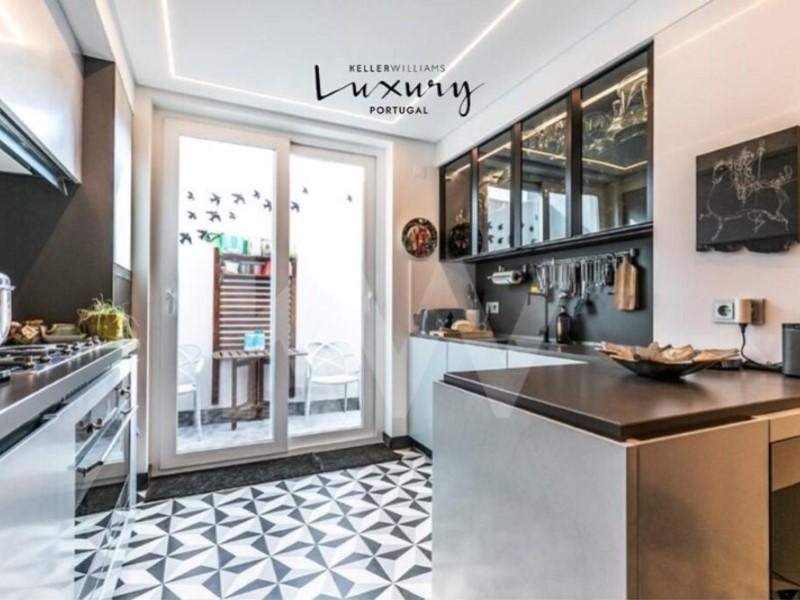 5 bedrooms House in Lisbon, Portugal No. 61058