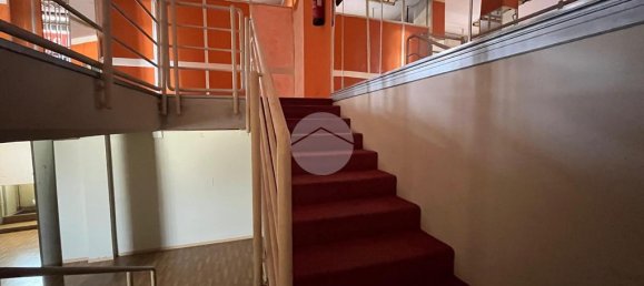 Propiedad comercial de 2 habitaciónes en Barge, Italy No. 287971 8