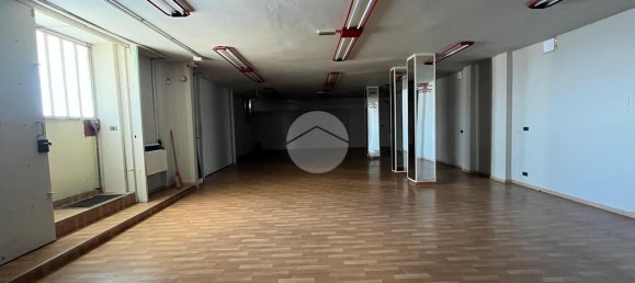 Propiedad comercial de 2 habitaciónes en Barge, Italy No. 287971 10