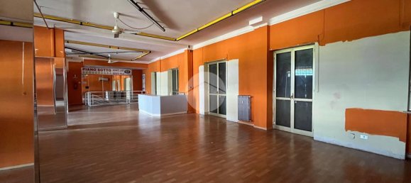 Propiedad comercial de 2 habitaciónes en Barge, Italy No. 287971 5