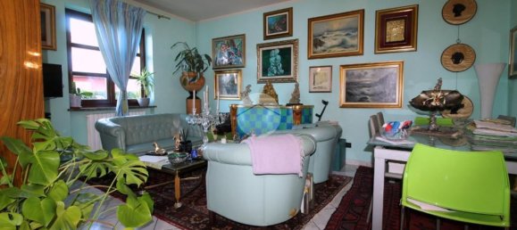 Дом с 5 комнатами в Монтичелло д’Альба, Италия № 222461 10