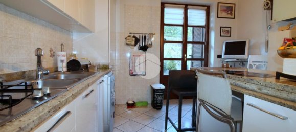 Дом с 5 комнатами в Монтичелло д’Альба, Италия № 222461 7