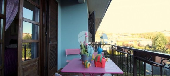 Дом с 5 комнатами в Монтичелло д’Альба, Италия № 222461 20