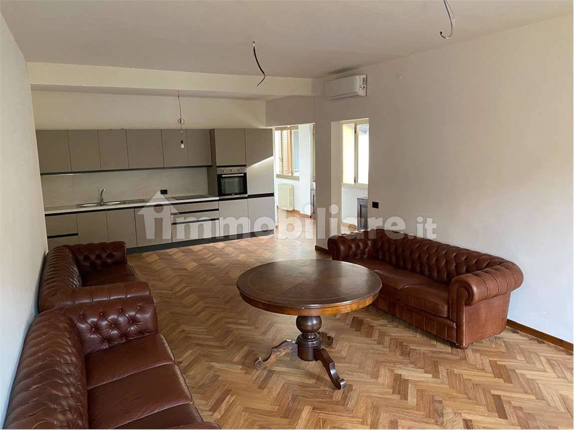 4 rooms Apartment in Modena, Italy No. 264393