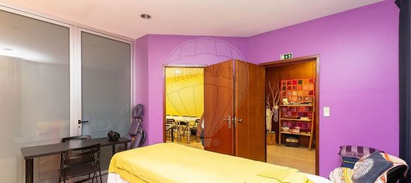 100m² Commercial property in Matosinhos, Portugal No. 67773 9